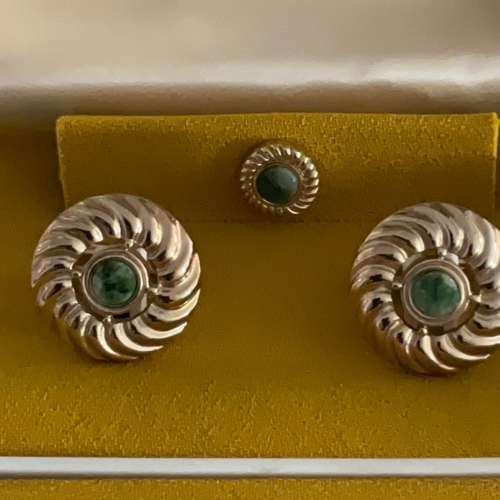 Vintage Jade swirl cuff links and tie pin with chain.